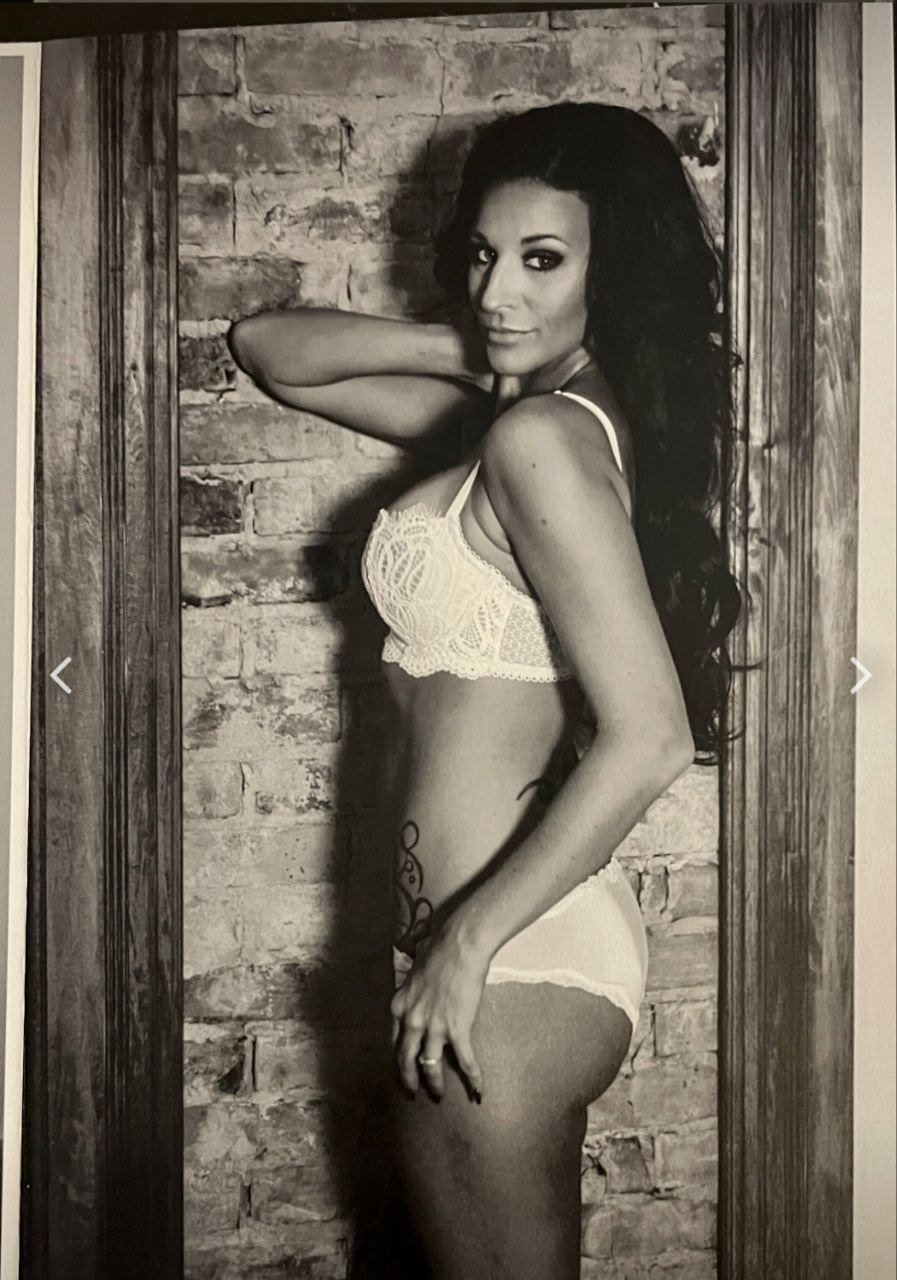 HotWife #4atzpXIR