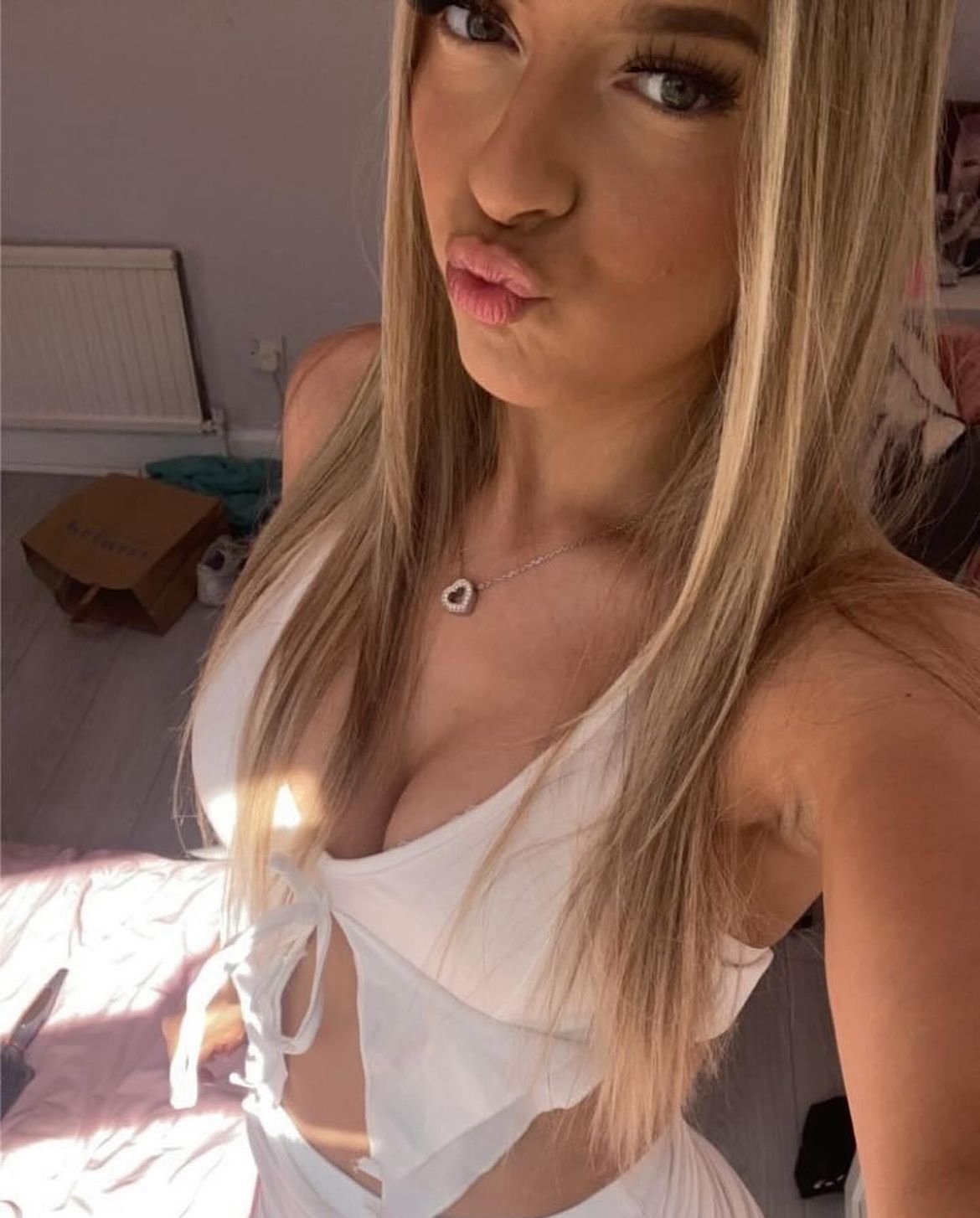 Collection of random British Teens #Mud3VnNj