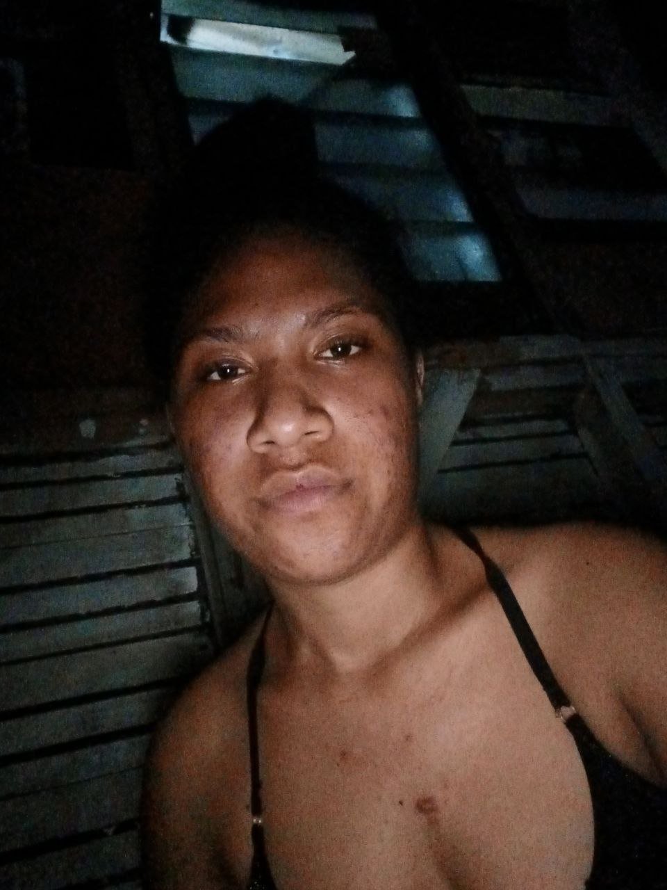 Skinny Papua Chick #DmQ2f9y4