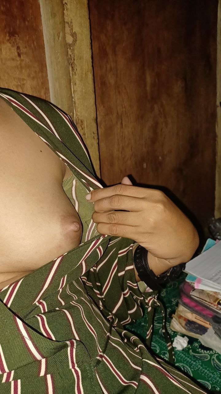 Skinny Papua Chick #VVjhBDND