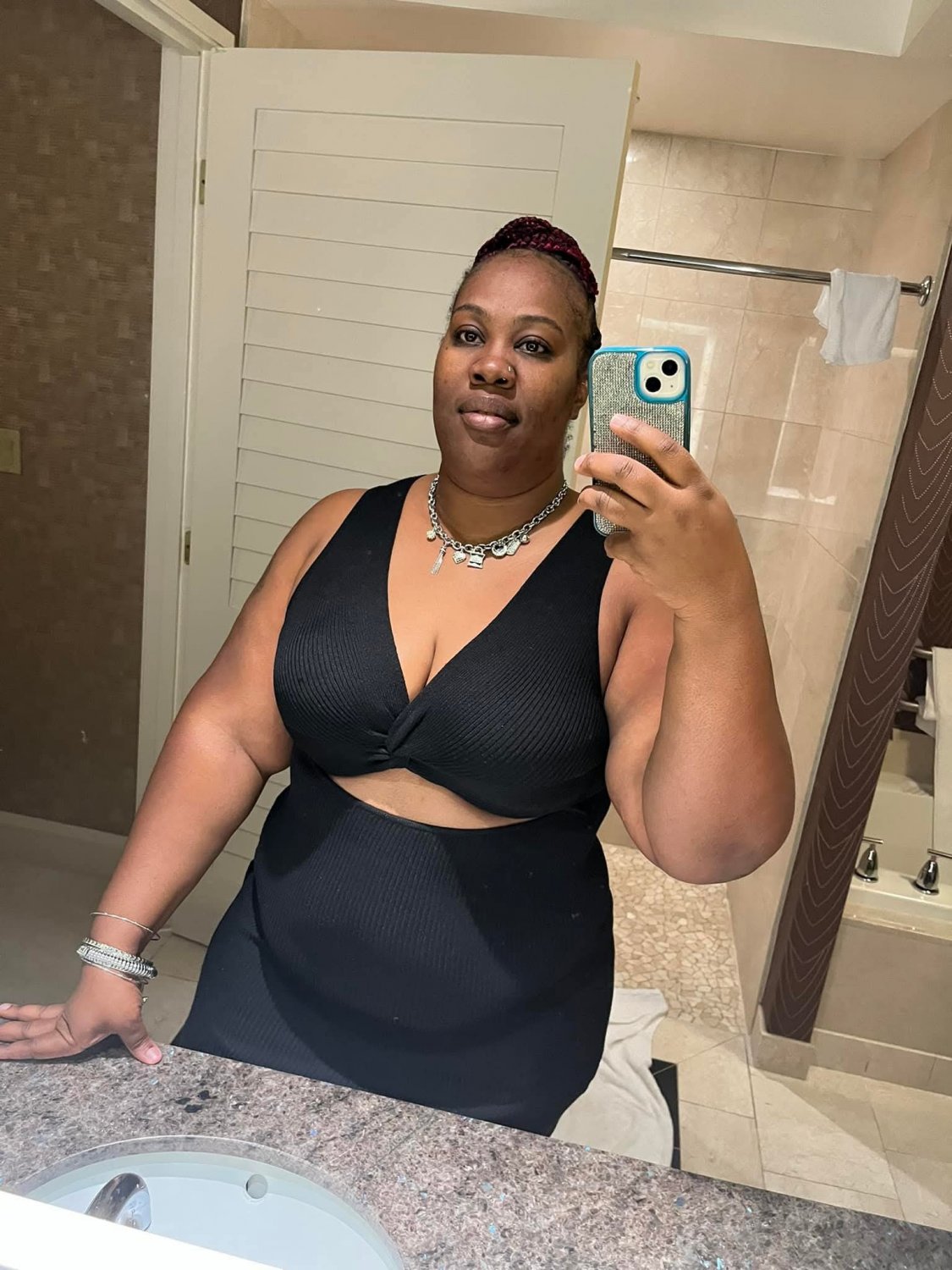 Thick Round Booty Ebony Milf. Her Shit Look So Good, I Would Not Pull Out 126 #8XkBy021