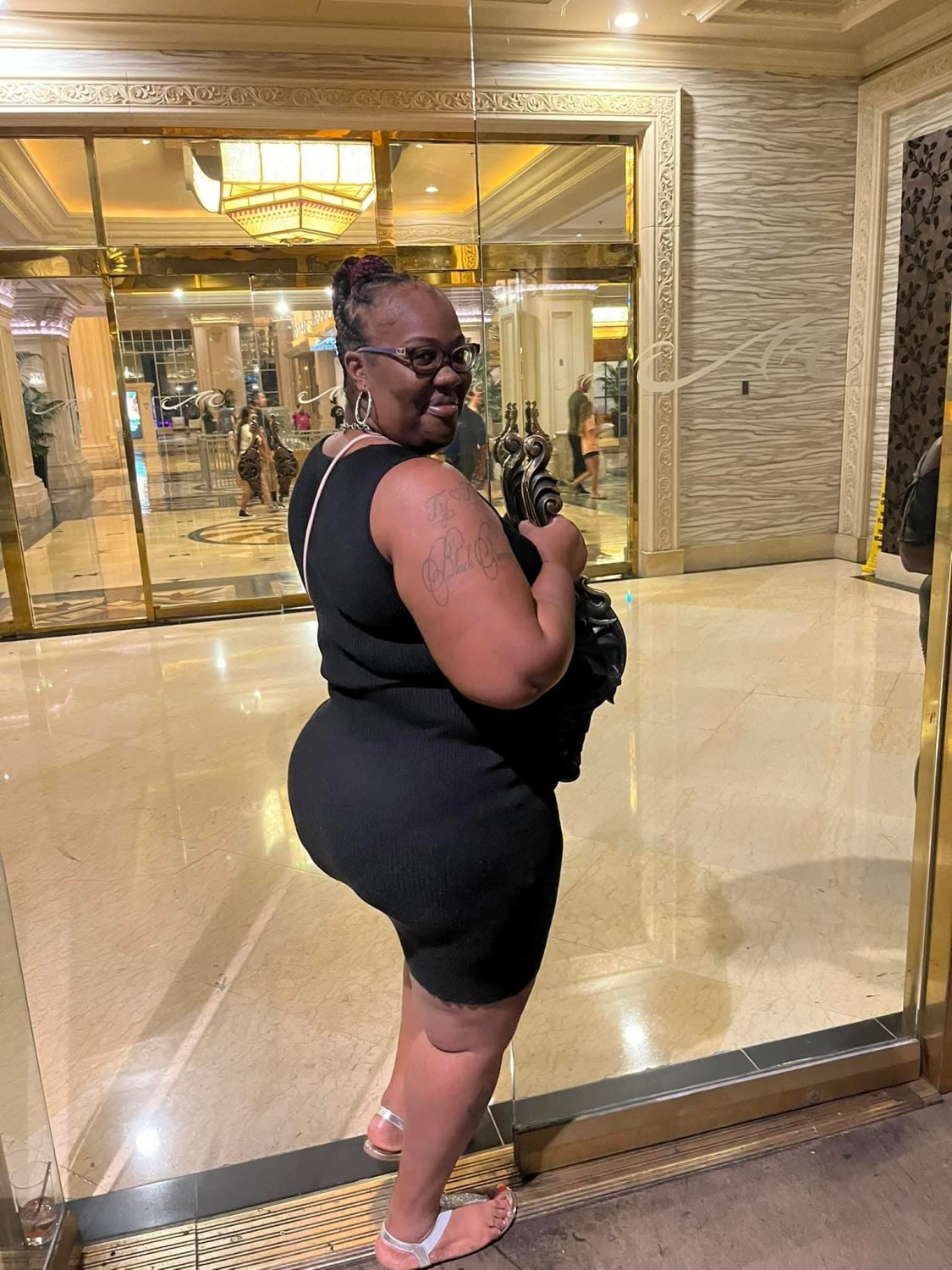 Thick Round Booty Ebony Milf. Her Shit Look So Good, I Would Not Pull Out 126 #U4cpJjwL