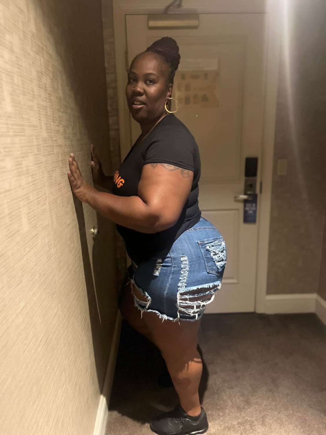Thick Round Booty Ebony Milf. Her Shit Look So Good, I Would Not Pull Out 126 #WHRtoevD