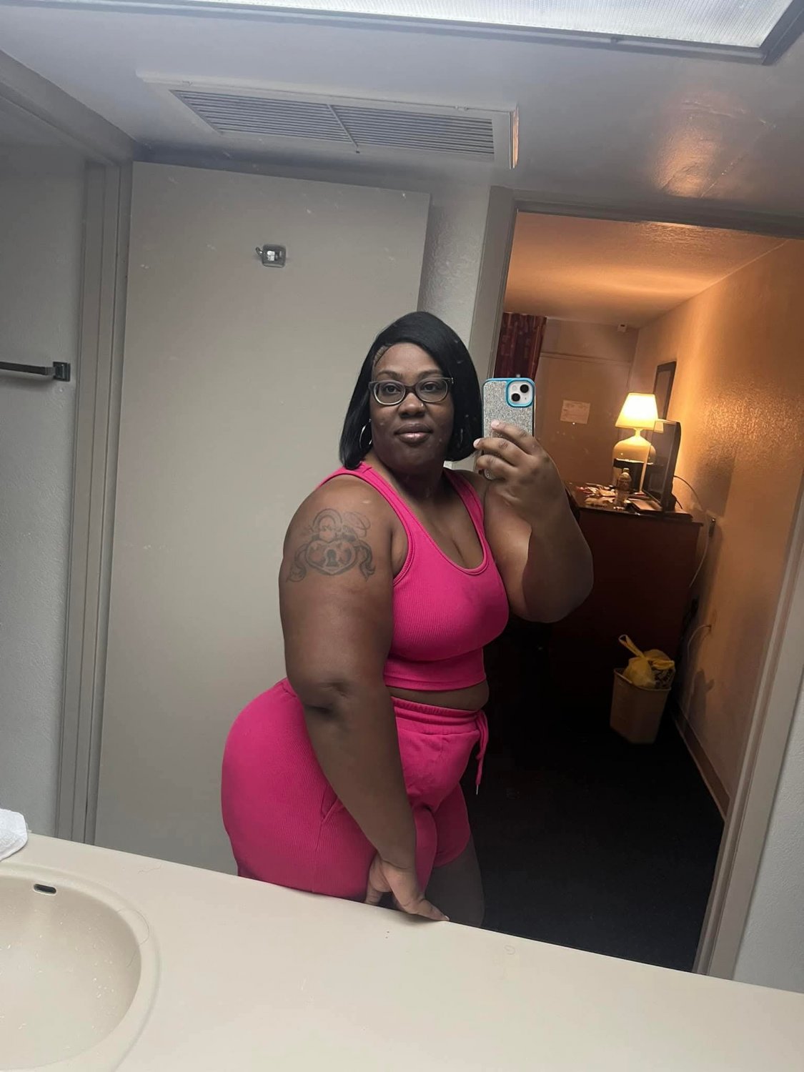 Thick Round Booty Ebony Milf. Her Shit Look So Good, I Would Not Pull Out 126 #y03yI1iW