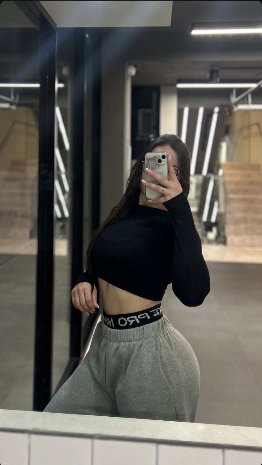 A branquinha da academia adora um negão #6P2FrhKi