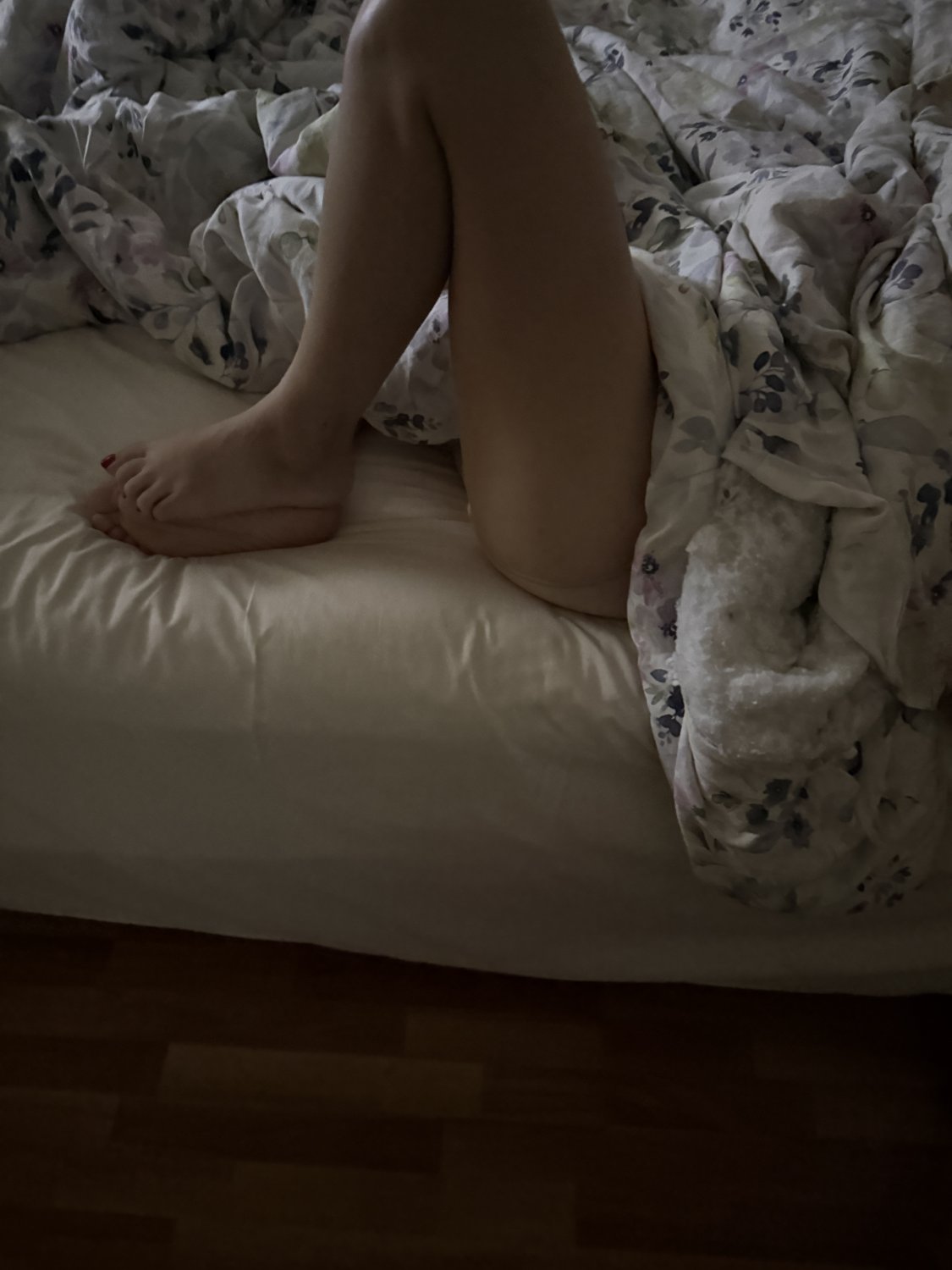 What would you to my whore mom if you saw her like this #U7r8grVv